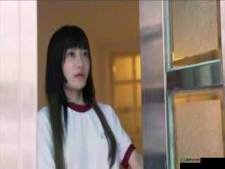 沈娜娜初级面试官：影视行业的潜力之星