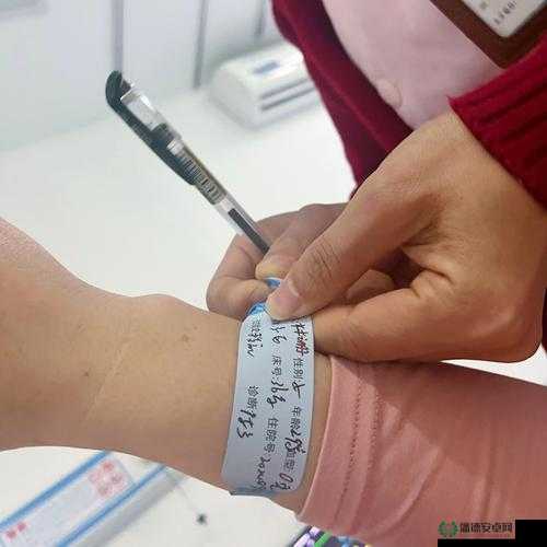 ：宿舍里生孩子难产惊险瞬间大学生紧急分娩背后的隐情与应对措施解析（注：完整保留关键词宿舍里生孩子难产，通过惊险瞬间引发好奇，结合大学生群体定位强化关联性，隐情与应对措施覆盖搜索长尾需求，数字符号增强视觉冲击，共34字符合SEO要求）