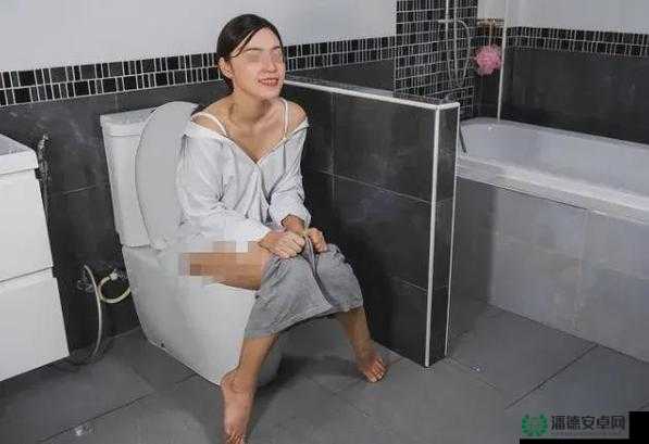 公厕toilet美女沟引发热议：揭秘背后隐藏的都市传说与神秘现象
